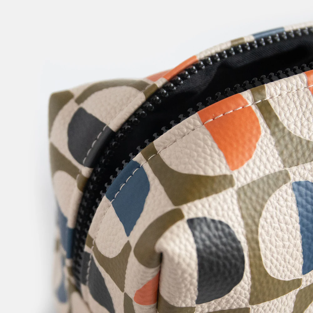 Geo Circles Wash Bag - Image 3
