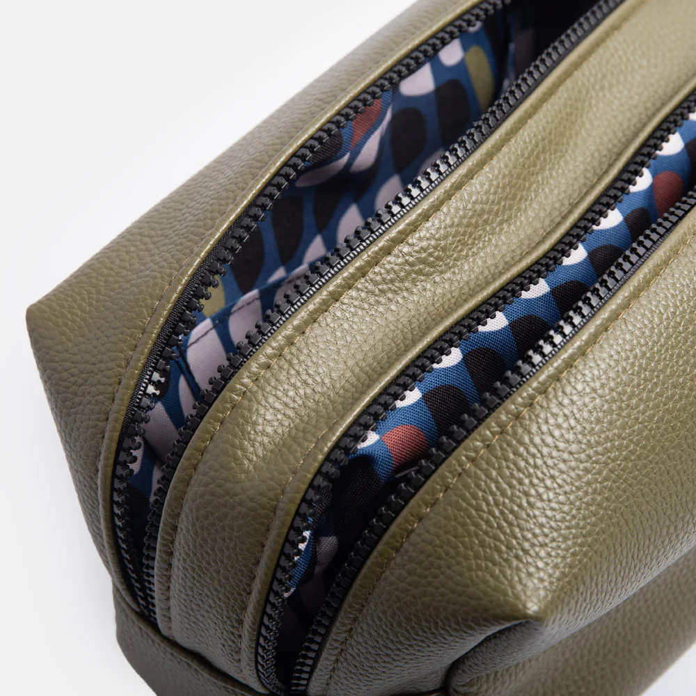 Green Large Travel Wash Bag - Image 3