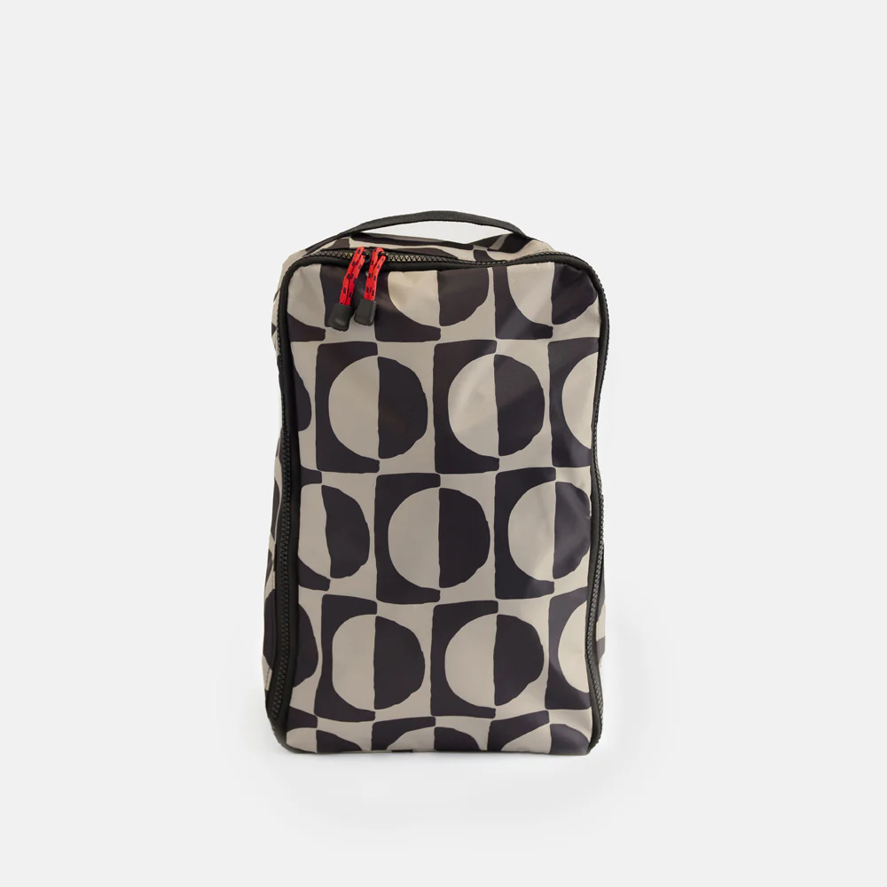 Mono Geo Circles Shoe Bag - Image 4