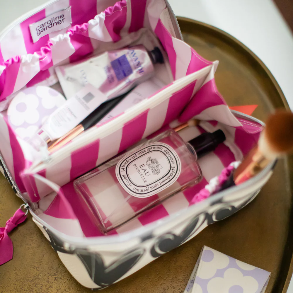 Mono Looped Hearts Flat Lay Wash Bag - Image 2