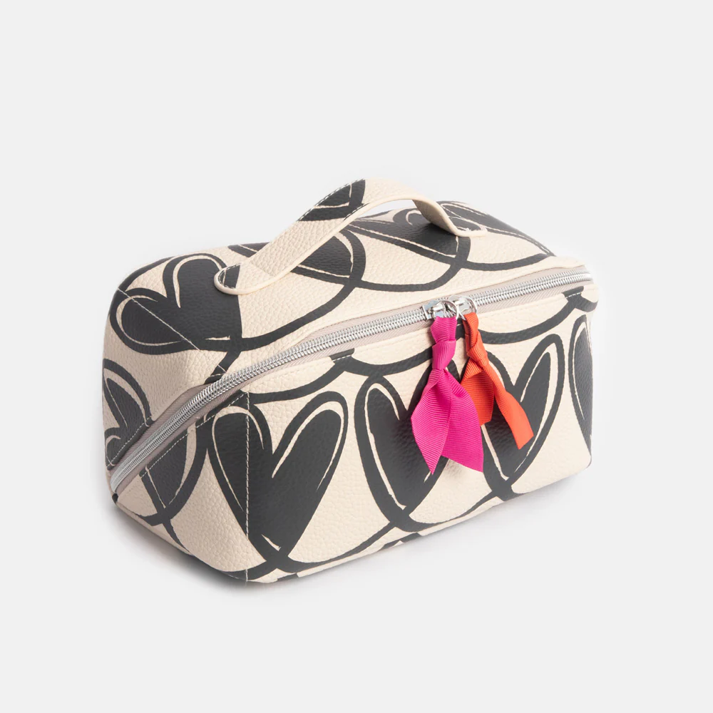 Mono Looped Hearts Flat Lay Wash Bag - Image 4