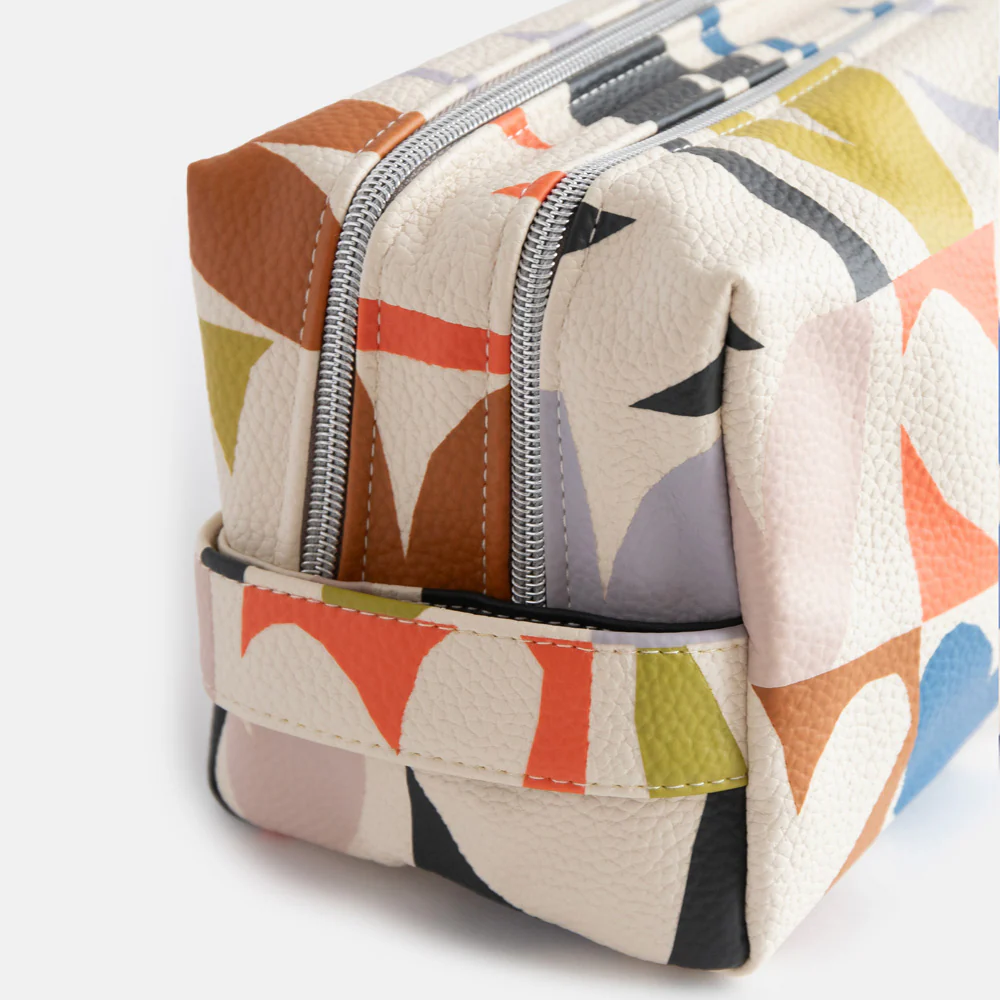 Multi Checkmate Hearts Large Travel Wash Bag - Image 5